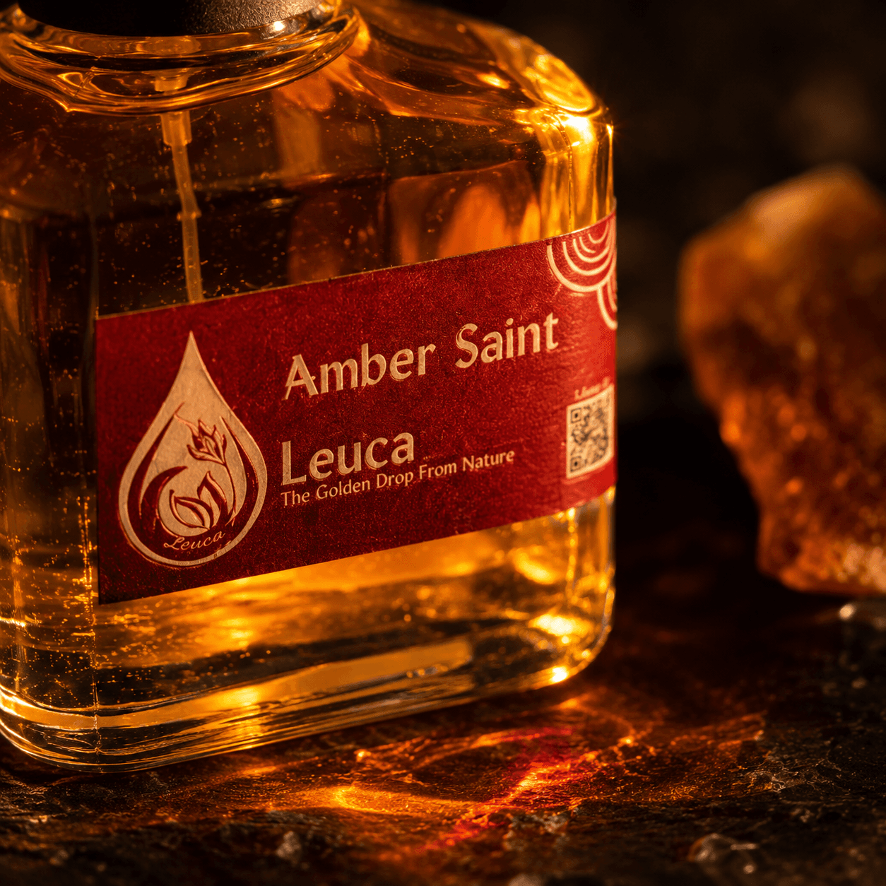 Botol dan kemasan parfum Leuca Amber Saint
