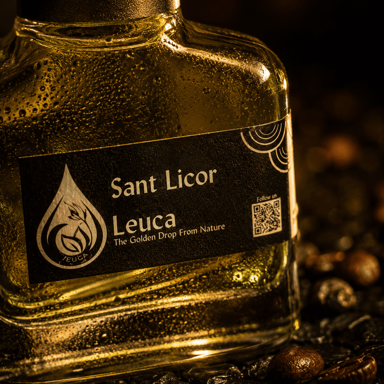 Botol dan kemasan parfum Leuca Sant Licor
